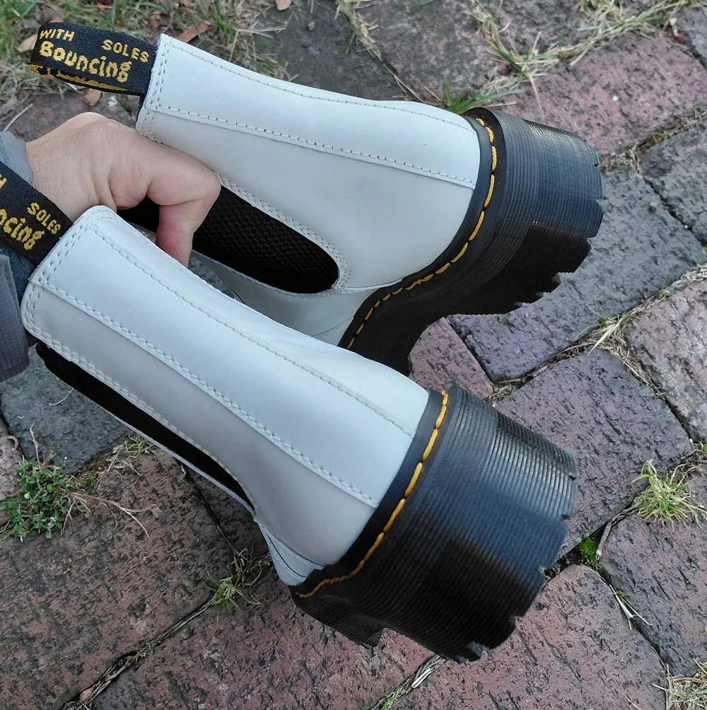 New Dr Martens Quad platform white leather Chelsea boots Womens 7 Mens 6